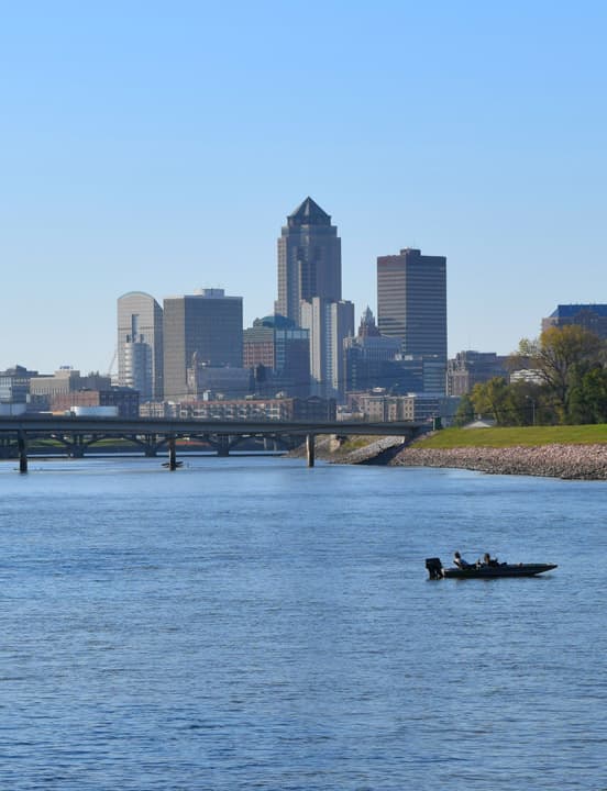 des moines iowa skyline